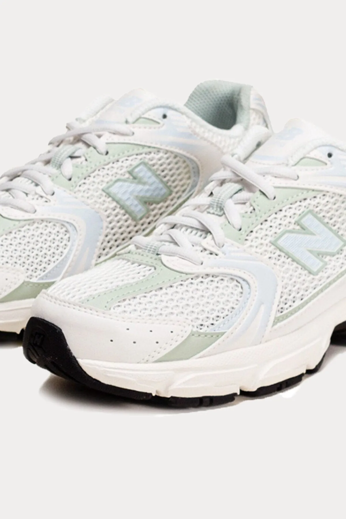 530 New Balance Sneakers