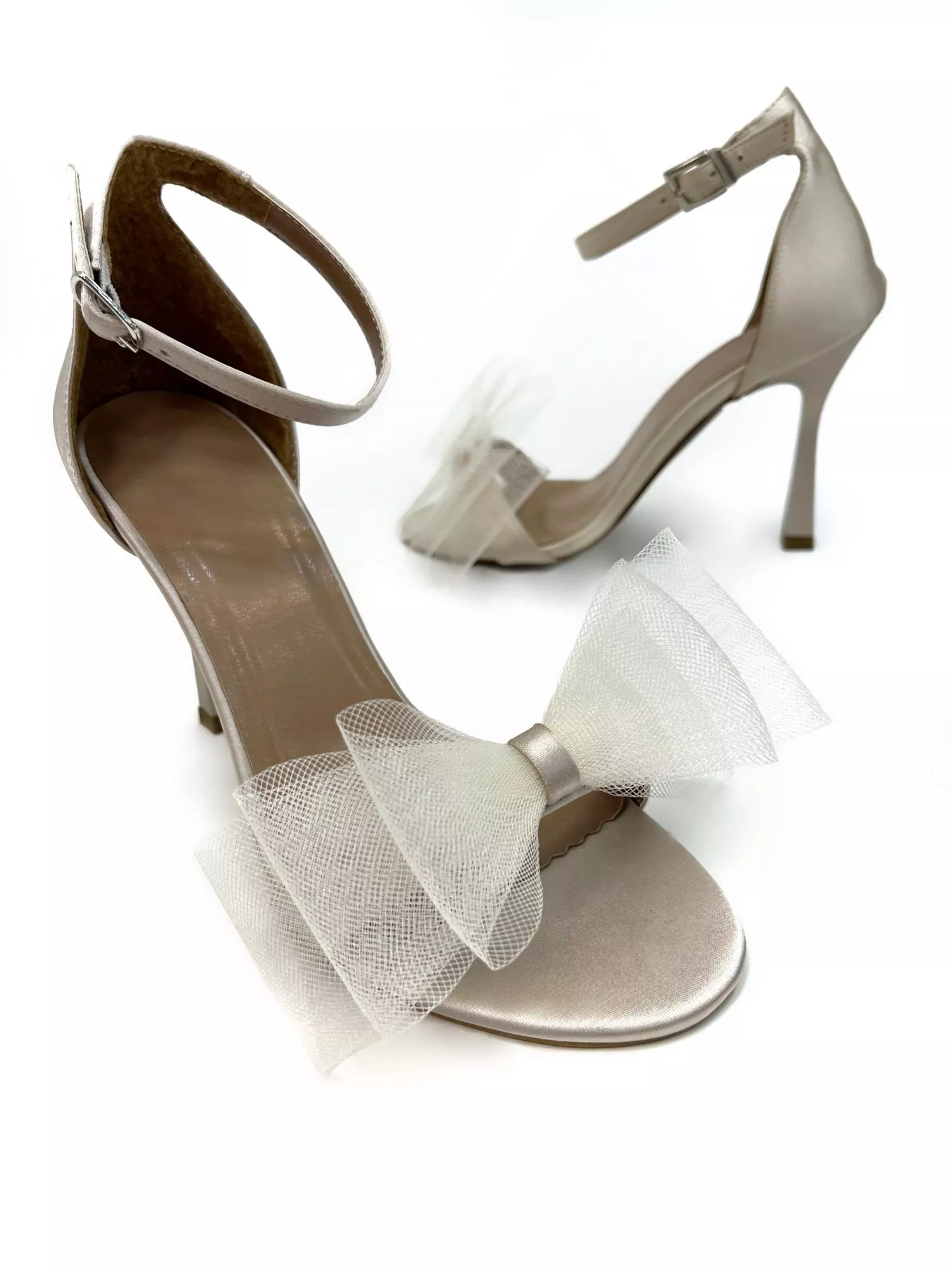 Beige women's sandals O051