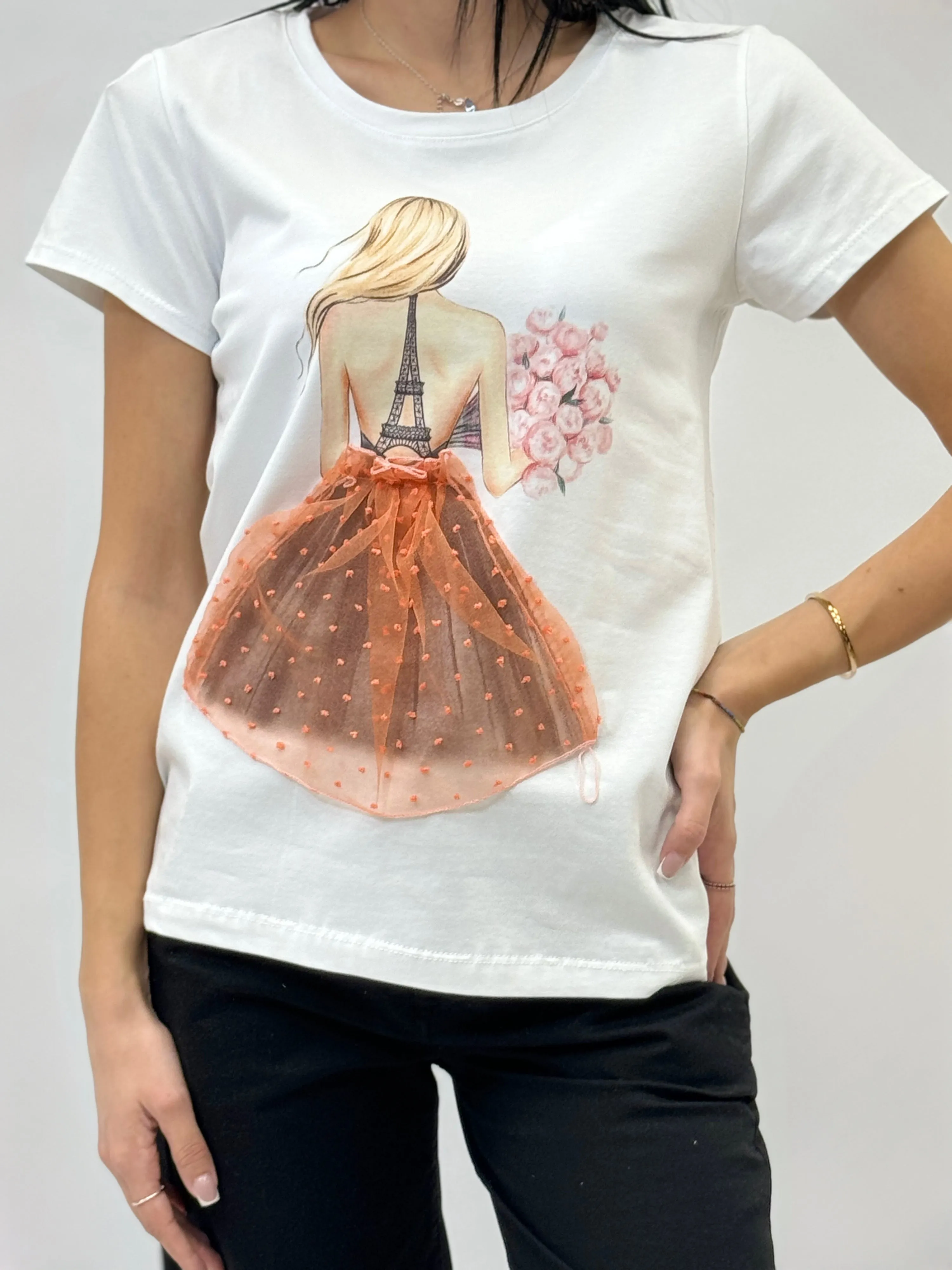 Cotton T-shirt with Eiffel Tower design.