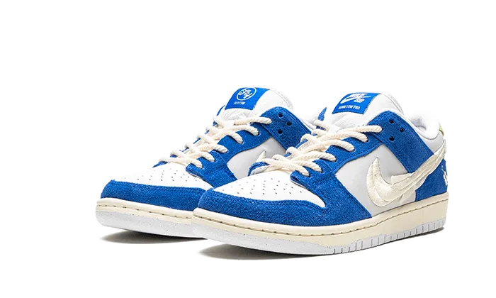 Nike SB Dunk Low Pro QS Fly Sneakers