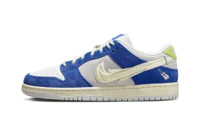 Nike SB Dunk Low Pro QS Fly Sneakers