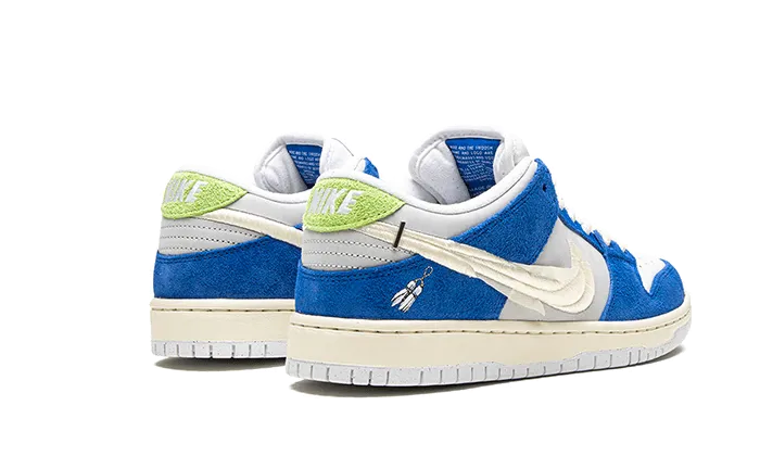 Nike SB Dunk Low Pro QS Fly Sneakers