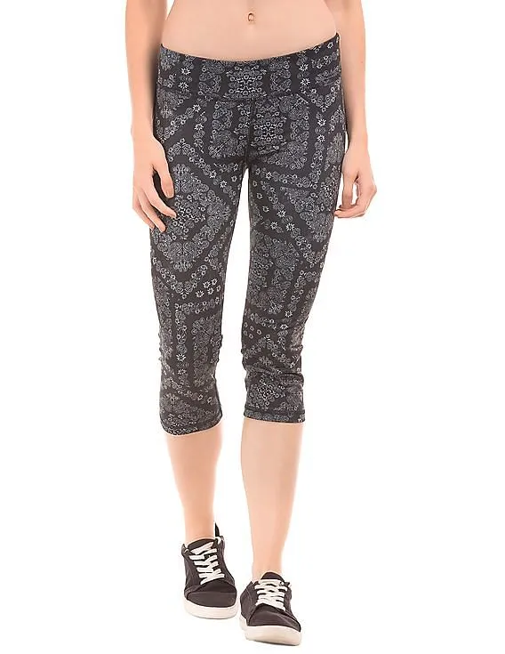 Paisley Print Capri Leggings